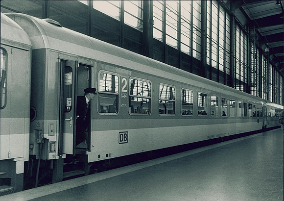 2000. Berlin.